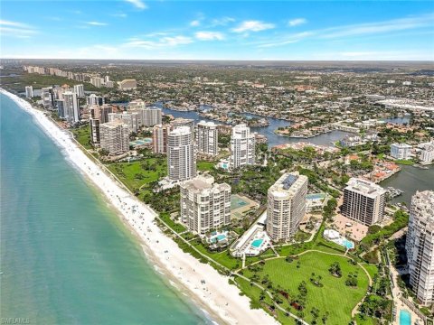 Park Shore Real Estate