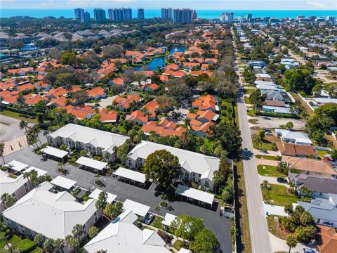 Pavilion Club Naples Real Estate