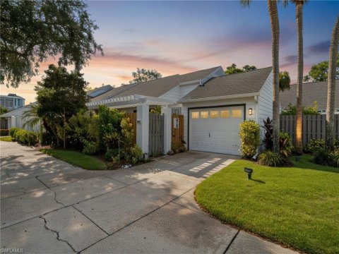 Pelican Ridge Naples Florida Real Estate
