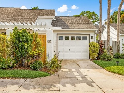 Pelican Ridge Naples Florida Real Estate