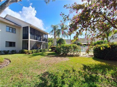 Pine Ridge Naples Florida Condos for Sale