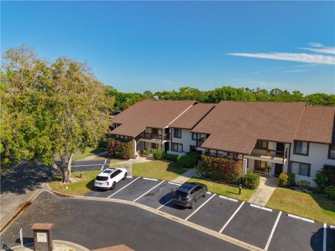 Pinewoods Naples Florida Condos for Sale