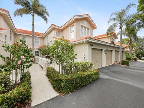 Pipers Grove Naples Florida Condos for Sale