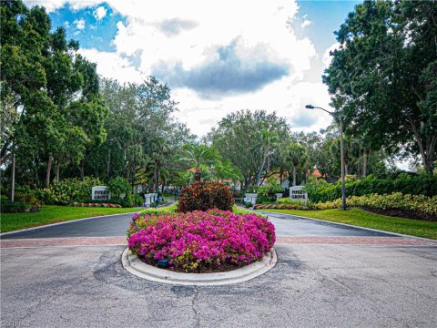 Pipers Grove Real Estate