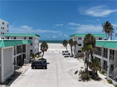 Privateer Of Ft Myers Beach Real Estate