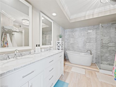 Queens Park Naples Florida Condos for Sale