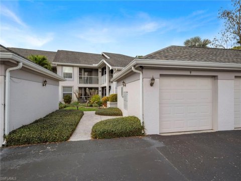 Queens Park Naples Florida Condos for Sale