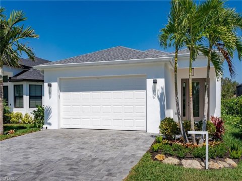 Queens Park Naples Florida Homes for Sale