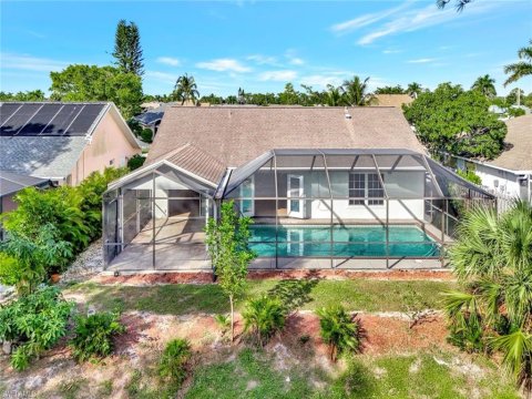 Queens Park Naples Florida Homes for Sale