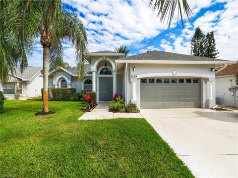 Queens Park Naples Florida Homes for Sale