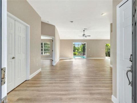 Queens Park Naples Florida Real Estate