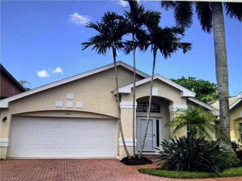 Queens Park Naples Florida Real Estate