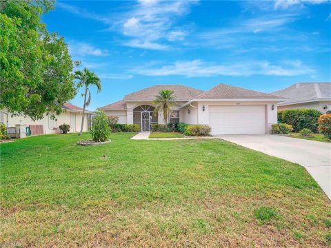 Queens Park Naples Real Estate