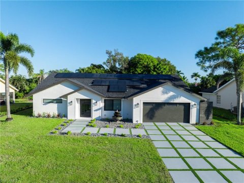 Queens Park Naples Real Estate