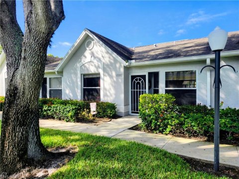 Regent Park Naples Real Estate