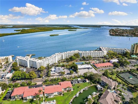 Riverside Club Real Estate