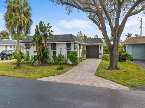 Royal Arms Villas Naples Florida Condos for Sale