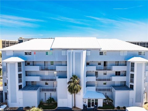 Royal Pelican Townhouse Fort Myers Beach Florida Condos for Sale