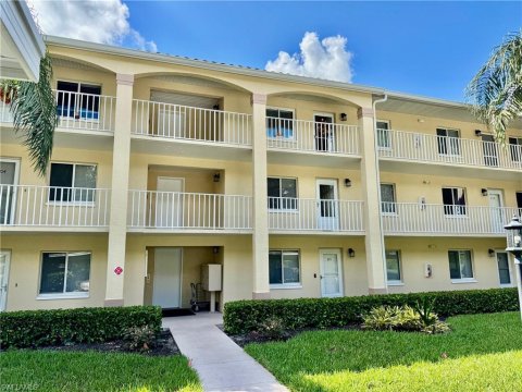 Royal Wood Naples Florida Condos for Sale