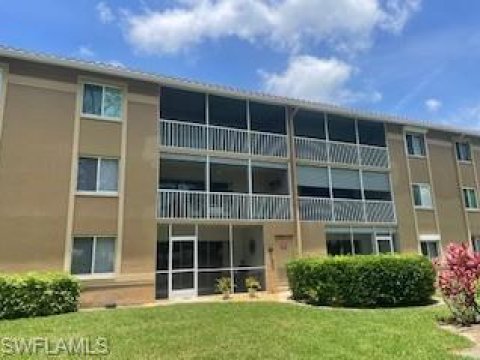 Royal Wood Naples Florida Condos for Sale