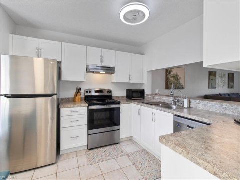 Royal Wood Naples Florida Condos for Sale