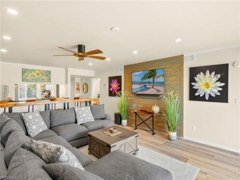 Royal Wood Naples Florida Condos for Sale