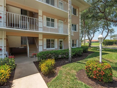 Royal Wood Naples Real Estate