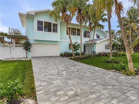 Sanibel Isles Real Estate
