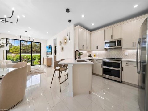 Santa Barbara Place Naples Real Estate