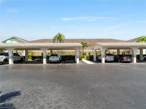 Sapphire Lakes Naples Real Estate