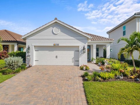 Skysail Naples Florida Real Estate