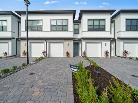 Solis Grande Real Estate