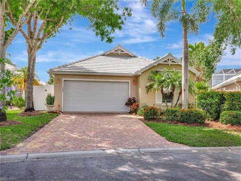 Sterling Oaks Naples Real Estate