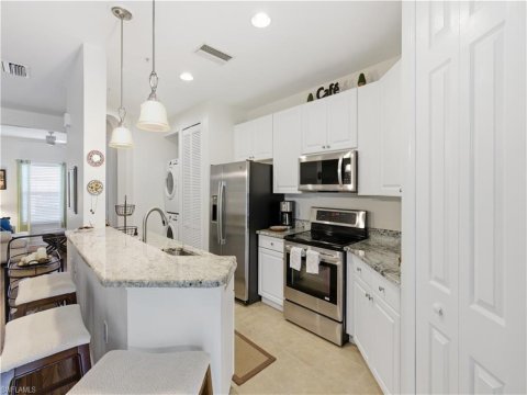 Sterling Oaks Real Estate