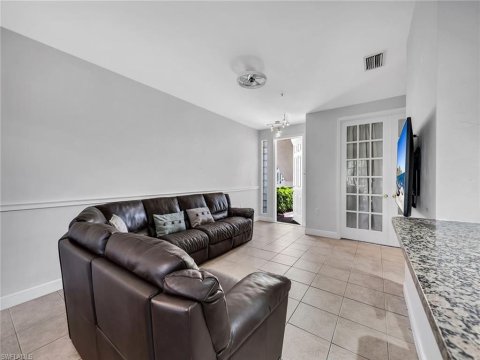 Sterling Oaks Real Estate