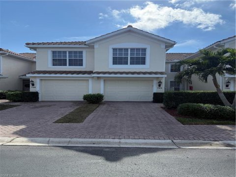 Stratford Place Naples Florida Condos for Sale