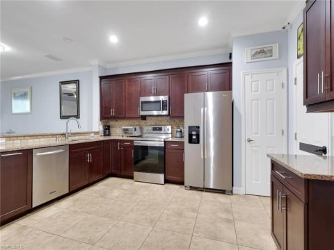Stratford Place Naples Real Estate
