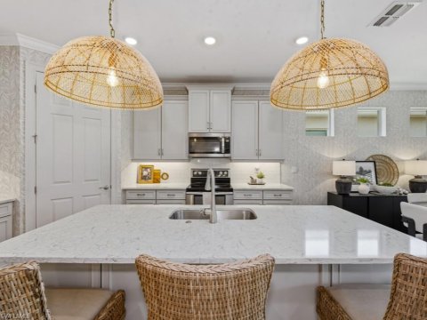 Tamarindo Naples Real Estate
