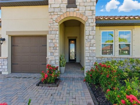 Valencia Lakes Naples Florida Homes for Sale