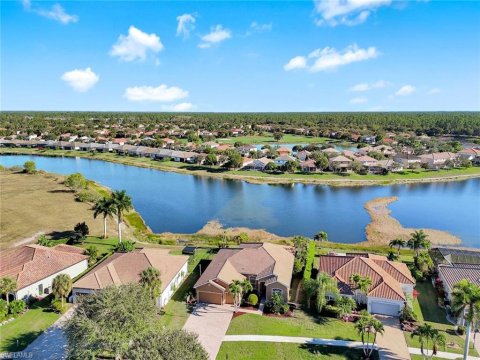Valencia Lakes Naples Florida Real Estate
