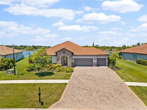 Valencia Lakes Naples Florida Real Estate