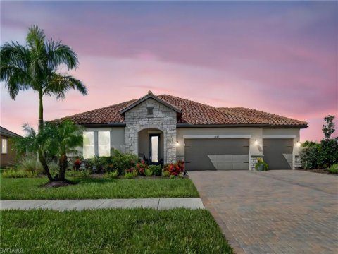 Valencia Lakes Naples Real Estate