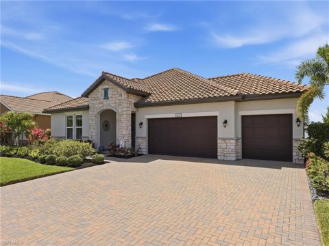 Valencia Lakes Naples Real Estate