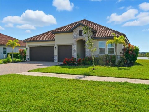 Valencia Lakes Real Estate