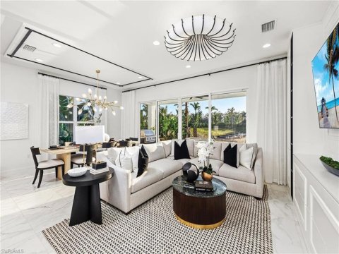 Valencia Sky Naples Real Estate