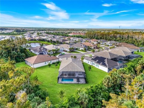 Valencia Trails Naples Real Estate