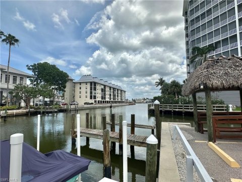 Vanderbilt Beach Naples Real Estate