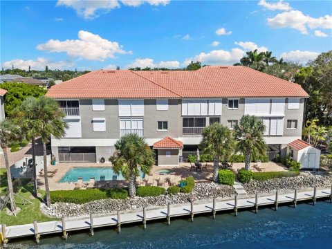 Vanderbilt Beach Naples Real Estate