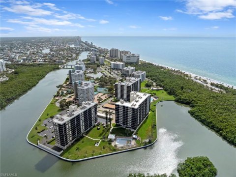 Vanderbilt Beach Naples Real Estate