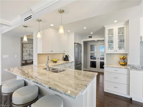 Vanderbilt Beach Naples Real Estate